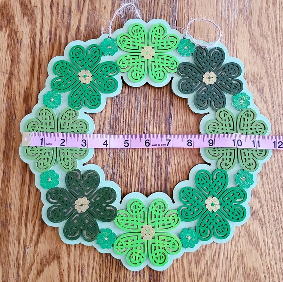 🍀💛🍀HANDPAINTED Wooden Shamrock Wreath - Picture 4 of 5
